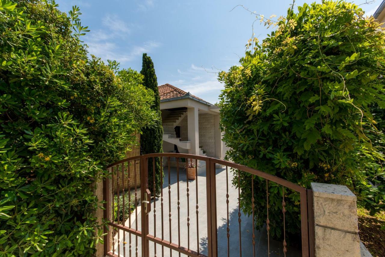 Holiday Home Ruzmarin 特罗吉尔 外观 照片